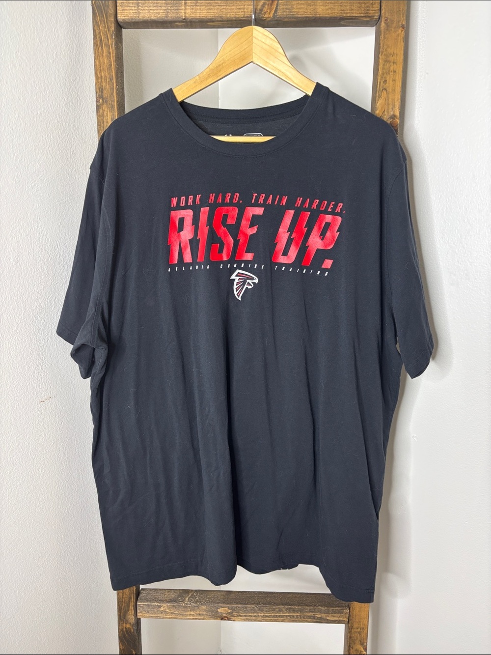 Under Armour Falcons Rise Up Black Graphic Heatgear Loose Fit Tee Size 2X